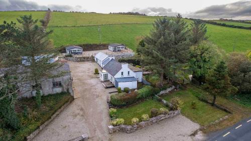 Donegal Casa | Traditional Cottage with Private Hot Tub in the Heart of Donegal