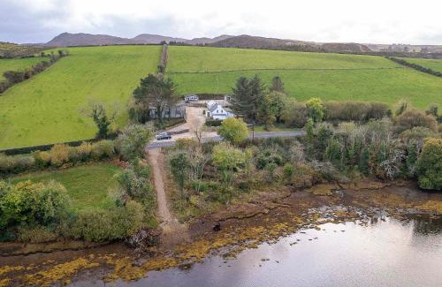 Donegal Casa | Traditional Cottage with Private Hot Tub in the Heart of Donegal