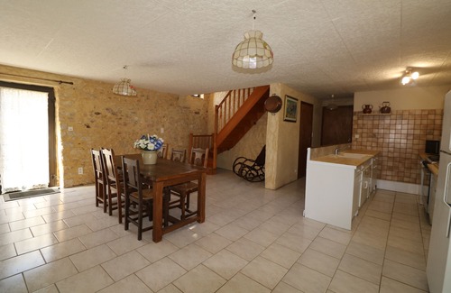 Pays-de-Belves Casa | Traditional dordogne stone house with private pool set in immaculate coutryside.