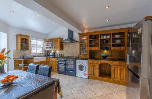 Plumstead Casa | Traditional English 4 bedroom home in Greenwich