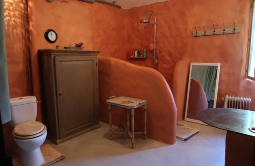 Sahune Otro | Traditional, family-run Provencal farmhouse