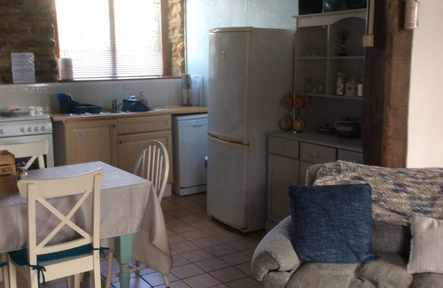 Saint-Mayeux Cabaña | Traditional Farmhouse Gite at the heart of Brittany (Sleeps 6 in 3 Bedrooms)