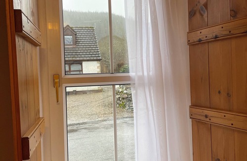 East Lewiston Cabaña | Traditional Highland Cottage Near Loch Ness-sleeps 6
