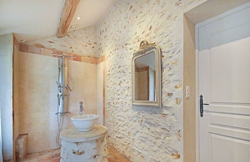 Raizeux Casa | Traditional Holiday Home in Raizeux with Terrace