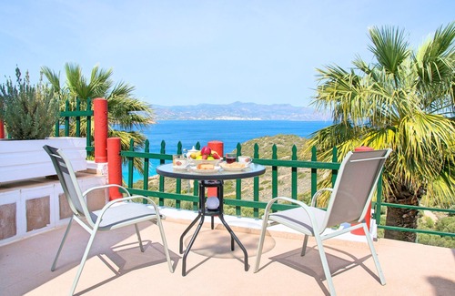 Istron Casa | Anemone Seaside Traditional Homes - Casita