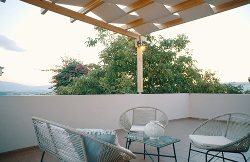 Plaka Casa | TRADITIONAL HOUSE