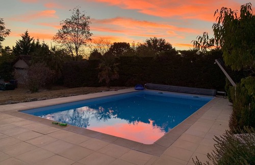 Concots Casa | Casa con un hermoso ambiente rural y piscina privada, amplios jardines y patio con terraza.