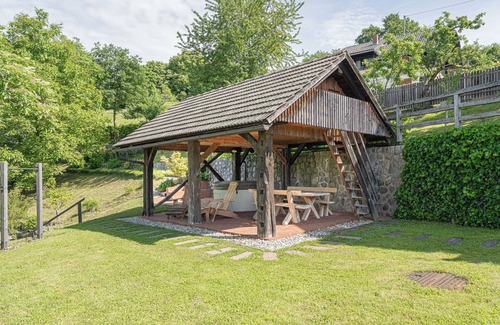 Semic Casa | Traditional House Kal With Whirlpool, Semič, Slovenia