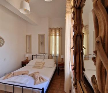 Skala Casa | Traditional House Meloi