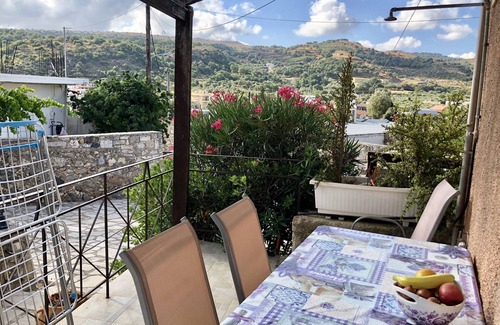 Gonia Casa | Casa tradicional en la colina de Kefala junto a la playa de arena de Rethymnon y Gerani