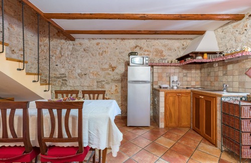 Valdebek Apartamento | Casa tradicional de Istria en Pula con piscina
