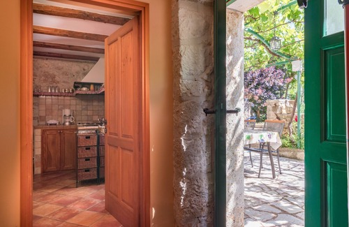 Valdebek Apartamento | Casa tradicional de Istria en Pula con piscina