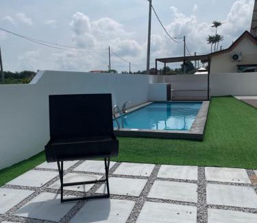 Kampung Bukit Katil Casa | Traditional Melaka Homestay with Private Pool