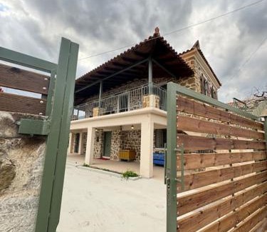 Valira Casa | Traditional maisonette just 15' from Kalamata