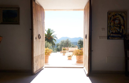 Manacor Cabaña | Finca mallorquina tradicional con magníficas vistas al mar y a la montaña.