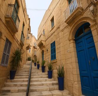 Cospicua Casa | Traditional Maltese Family Townhouse - Cospicua