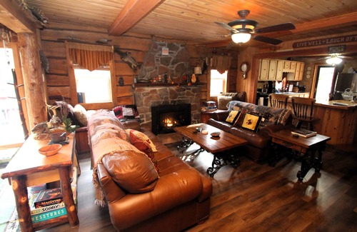 Jefferson Township Cabina | Traditional Mountain Cabin minutes from Kooser Lake and Hidden Valley Resort