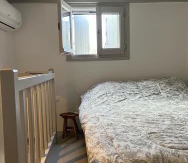 Little Venice Apartamento | Traditional Myconian Studio in the heart of Chora