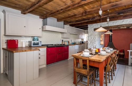 St Brides Cabaña | 2 bedroom accommodation in Whitesands, near St Davids