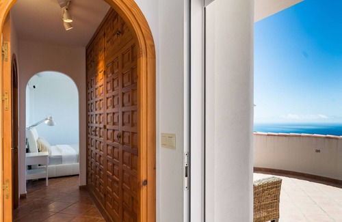Salobreña Villa | Villa tradicional española con piscina privada climatizada y vistas increíbles.
