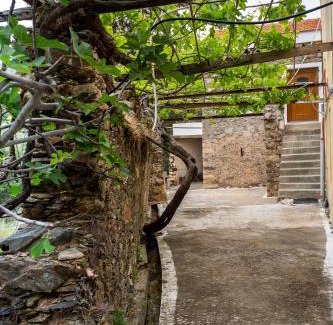 Kantanos-Selino Apartamento | Traditional stone build country house Shale
