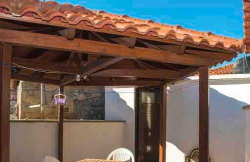 Kontias Casa | Traditional stone-built house with great view