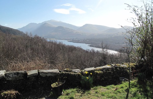 Gallt Y Foel Cabaña | Casa tradicional de piedra con fantásticas vistas del lago y las montañas.