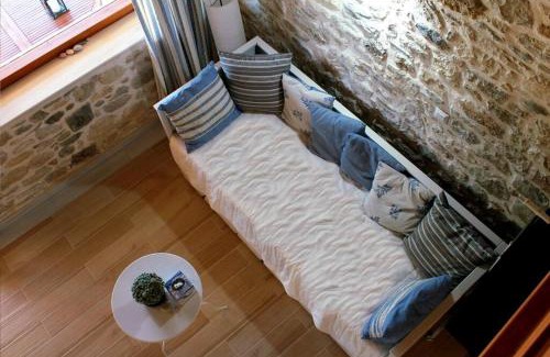 Pylos-Nestoras Apartamento | Traditional Stone House at Great Location
