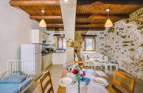 Latziana Otro | Traditional Stone House close to Beach and Chania city