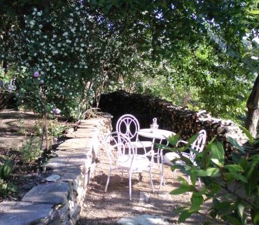 Kali Vrysi Casa | Traditional stone house in Pelion