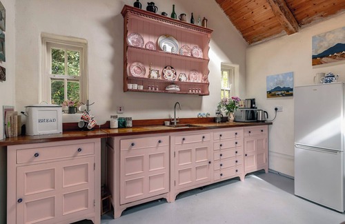 Templenoe Cabaña | Traditional style thatched cottage in Kenmare