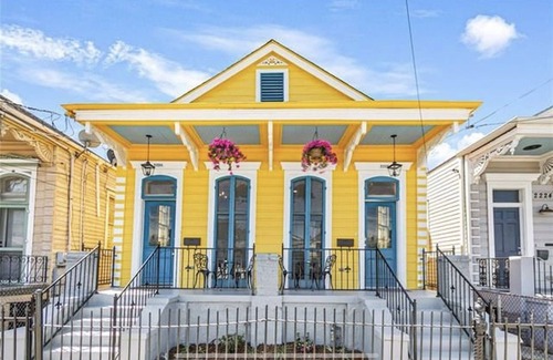 Faubourg Livaudais Casa | Traditional styled shotgun house