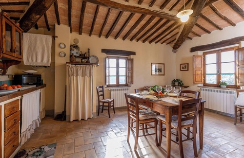 Montalcino Otro | Traditional Tuscan farmhouse with breathtaking views 19 Minutes from Montalcino