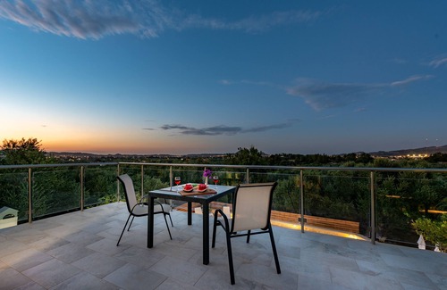 Romirion Villa | Villa Antonio, ubicada en un olivar