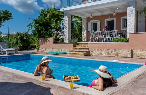 Romirion Villa | Villa Antonio, ubicada en un olivar