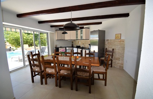 Sveti Petar u Sumi Villa | Villa tradicional con piscina privada y mucho espacio para jóvenes y mayores.