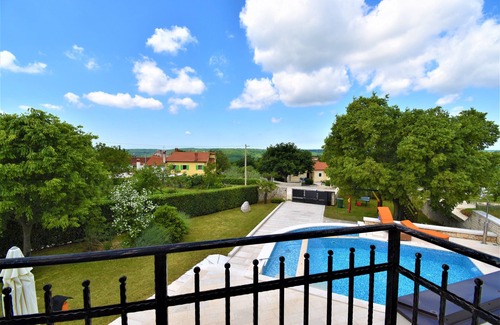 Sveti Petar u Sumi Villa | Villa tradicional con piscina privada y mucho espacio para jóvenes y mayores.