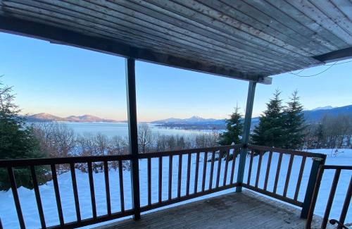 Lake Plastiras Apartamento | Traditional Wooden Apartment