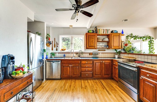 Boulder Cabina | Trail Access, Hot Tub: Lakefront Boulder Retreat!