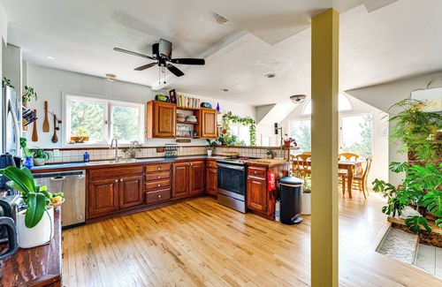Boulder Cabina | Trail Access, Hot Tub: Lakefront Boulder Retreat!