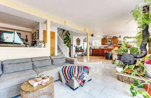 Boulder Cabina | Trail Access, Hot Tub: Lakefront Boulder Retreat!