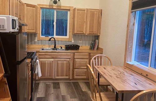 Susitna North Casa | Trail House, Denali Brewing, Netflix, Concert, Fire Pit, Family, Race, festival