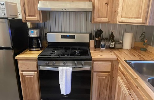 Susitna North Casa | Trail House, Denali Brewing, Netflix, Concert, Fire Pit, Family, Race, festival