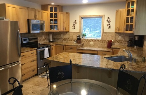 Moose Pass Cabina | Trail Lake View Luxury Cottage