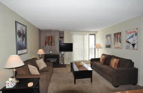 Peak 9 Condominio | Trail's End 509 Downtown Condos with on-site Hot Tub