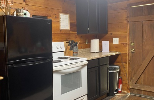Saint Helens Cabina | Trailer parking, near Hollerwood, Daniel Boone Backcountry Byway, and Climbing