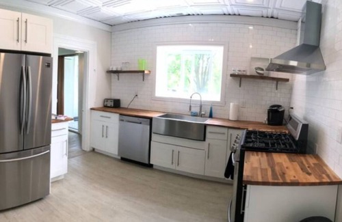 Belleville Casa | Trails End by the Bay of Quinte & Tracks