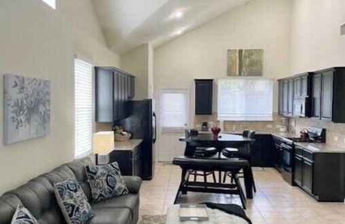 McNeil Casa | Trails Pool Office, Walk to Sushi &Thai, Parmer Ln