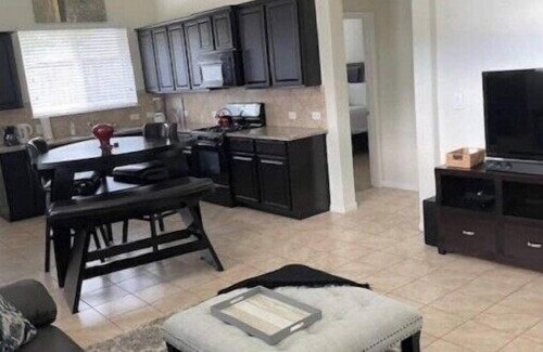 McNeil Casa | Trails Pool Office, Walk to Sushi &Thai, Parmer Ln