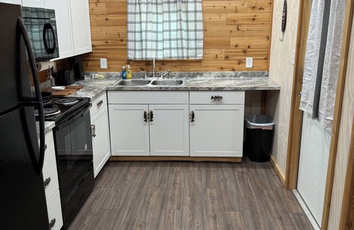 South Toledo Bend Cabina | Trails, Tails, & Scales - This listing has two Cabins Rental